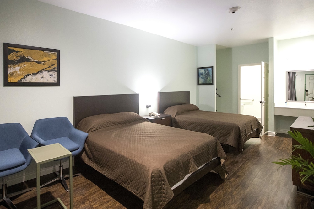 Family Single Room, 2 Double Beds, Non Smoking