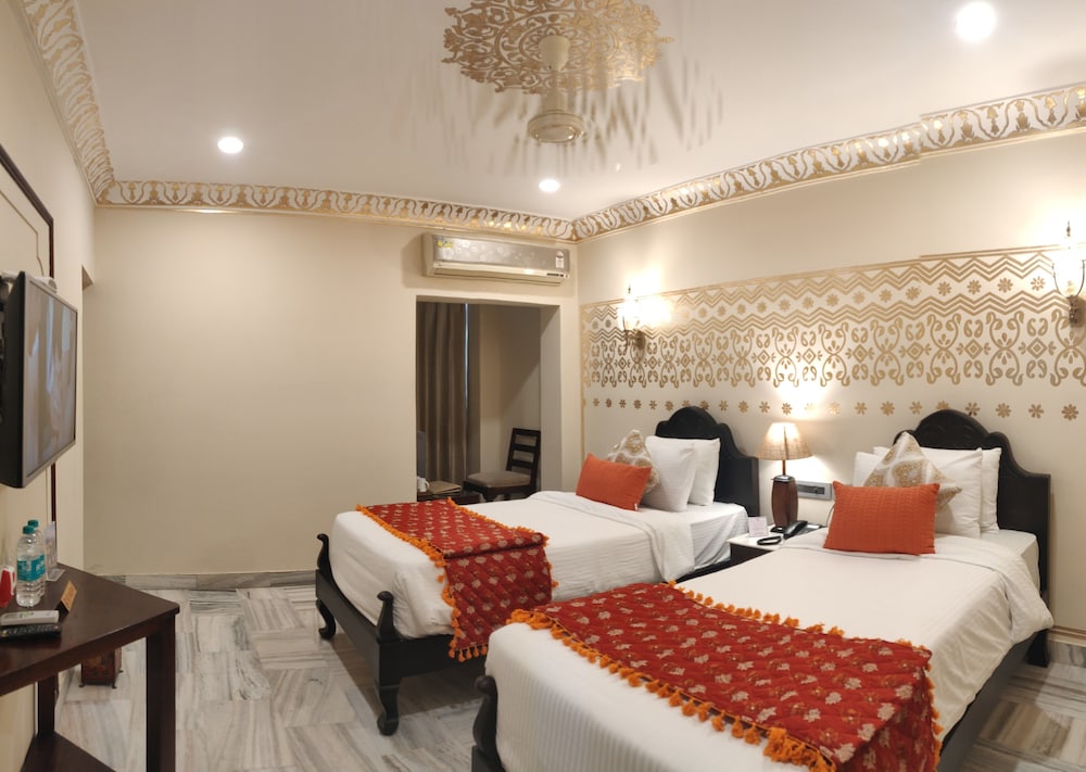 Deluxe Room - Photo 2