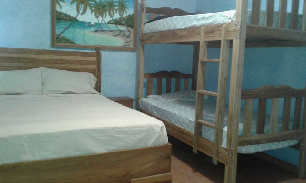 Basic Quadruple Room photo 2
