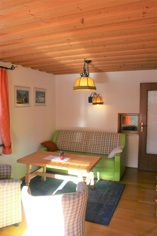 Traditional Apartment photo 1