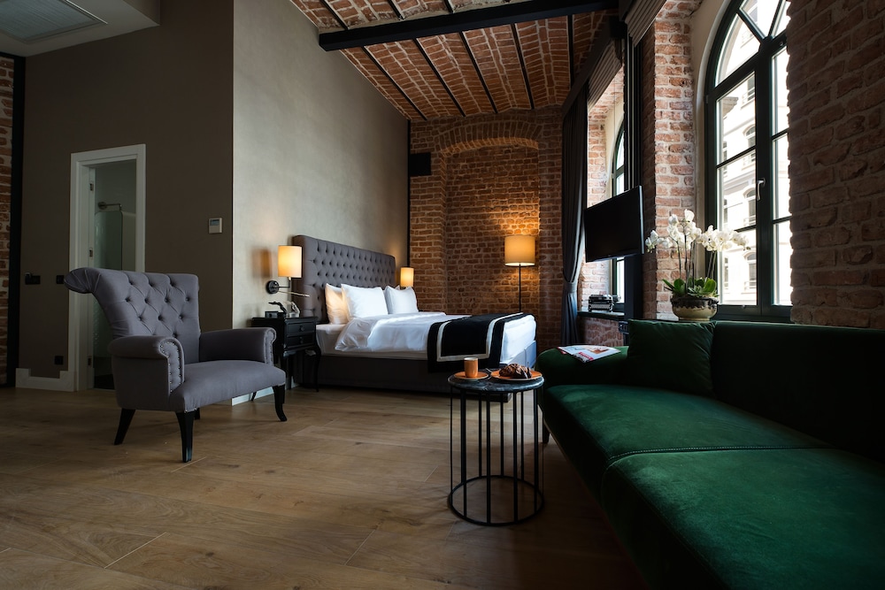 Suite photo 1