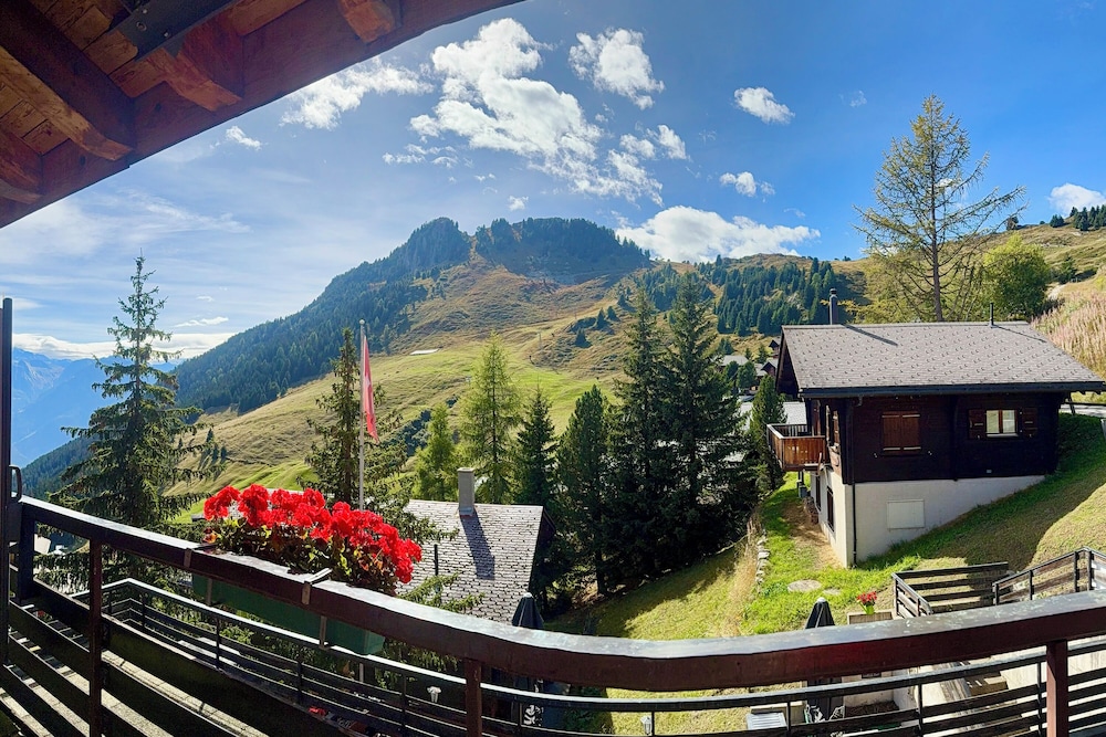 Economy Double Room, Balcony, Mountain View photo 3