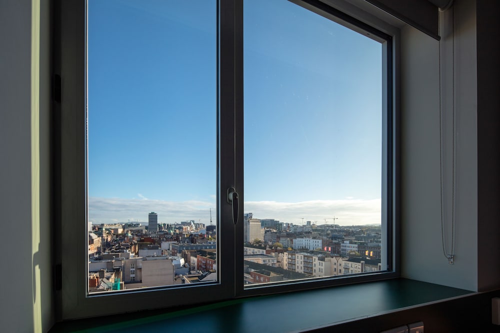 Deluxe Double Room, 1 Double Bed, Private Bathroom, City View photo 3