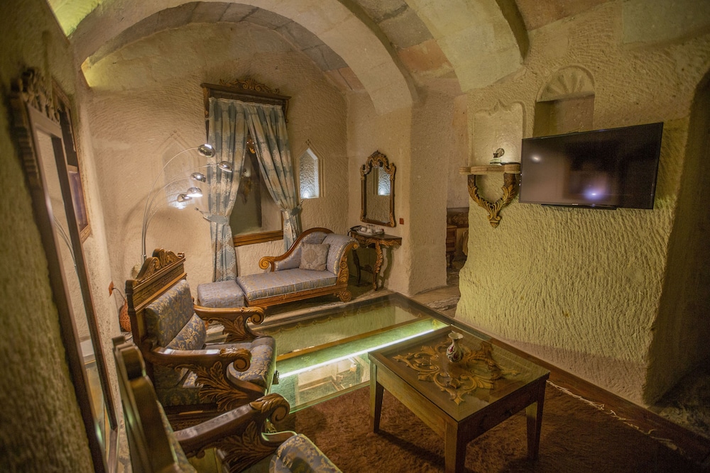 King Cave Suite Room photo 3
