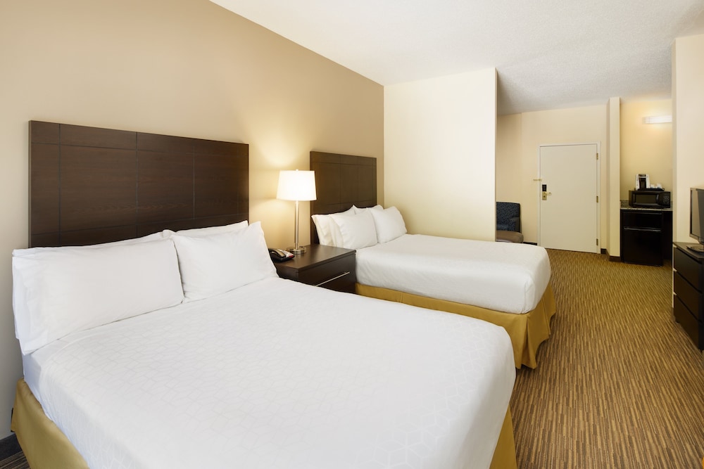 Room, 2 Double Beds, Accessible (Communications, Roll-In Shower) - Photo 9