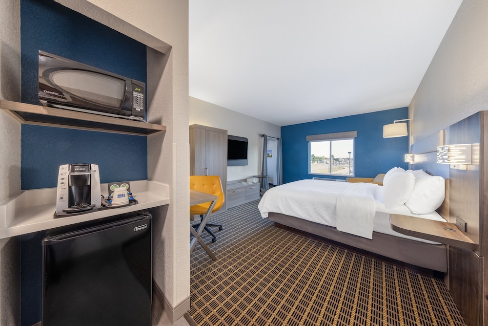 Suite, Multiple Beds - Photo 4
