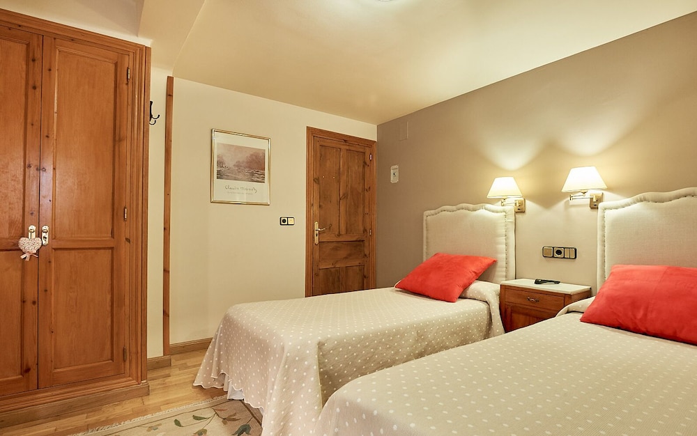 Basic Twin Room, Balcony (Exterior) photo 2