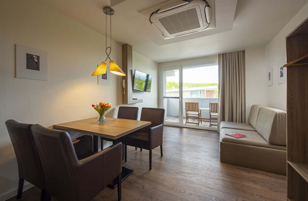 Premium Apartment, Balcony, Partial Lake View photo 1