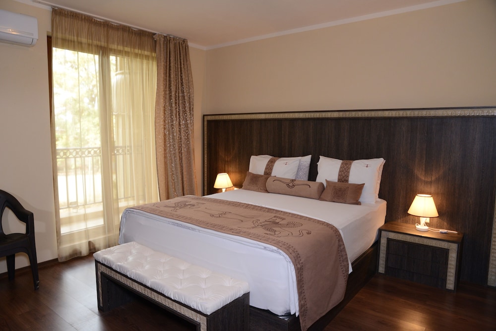 Classic Double Room, Balcony photo 2