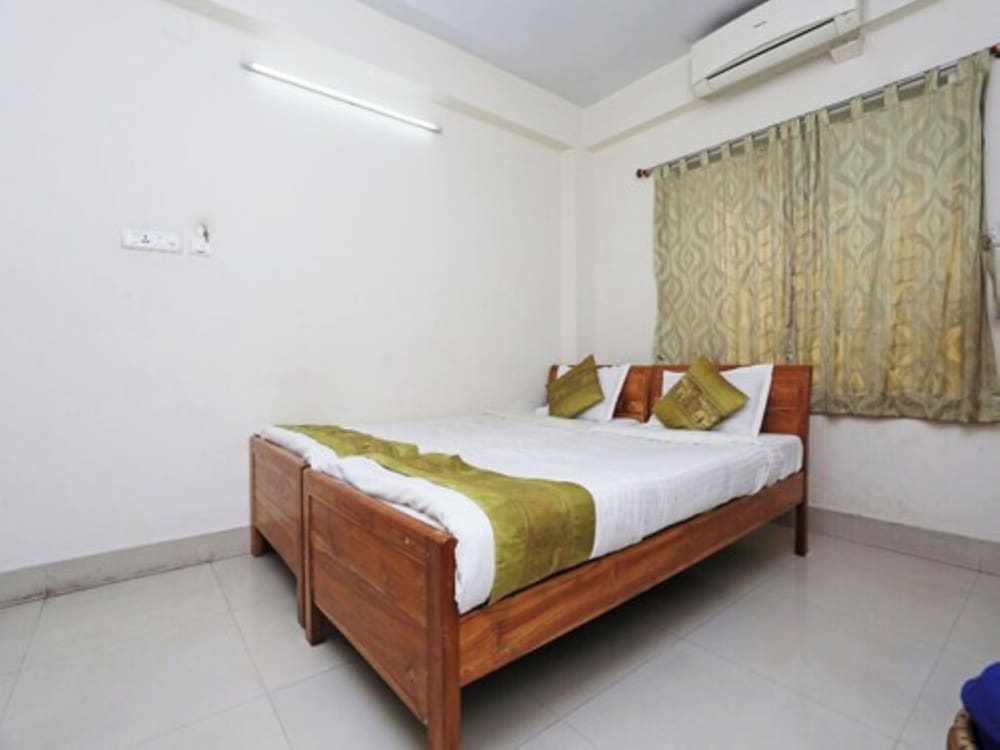 Deluxe Double Room, Multiple Beds, City View