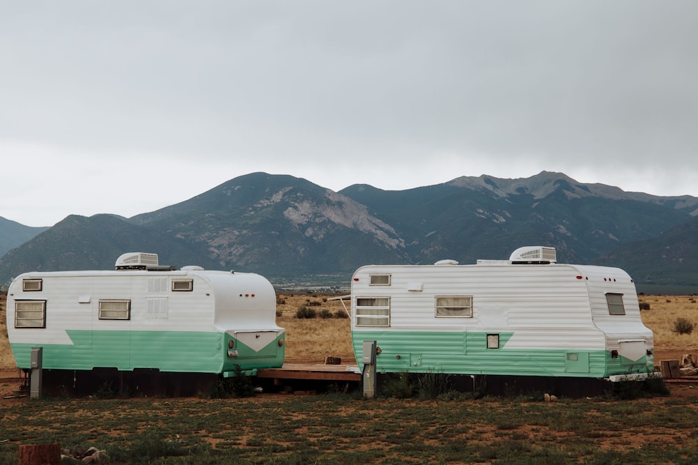 Room (Castor 17; 1972 Mobile Scout)