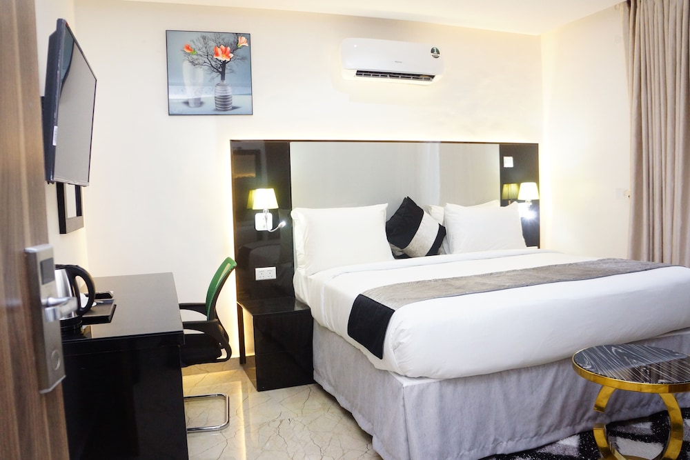 Deluxe Room - Photo 6
