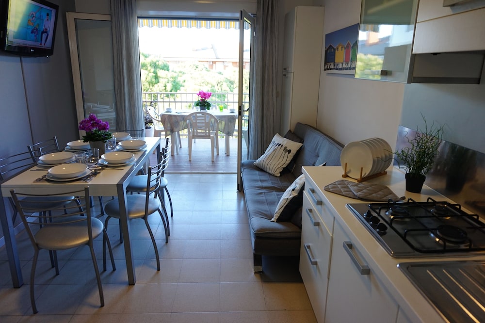 Modern penthouse op 2 verdiepingen met terras en zwembad van Beahost Rentals, Foto 17