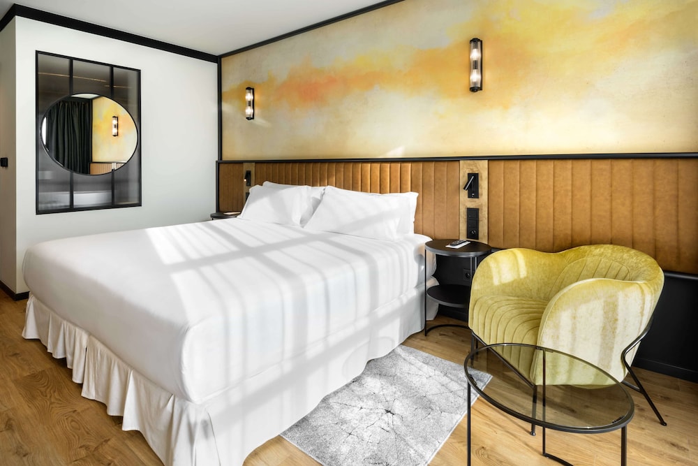 Deluxe Room - Photo 2
