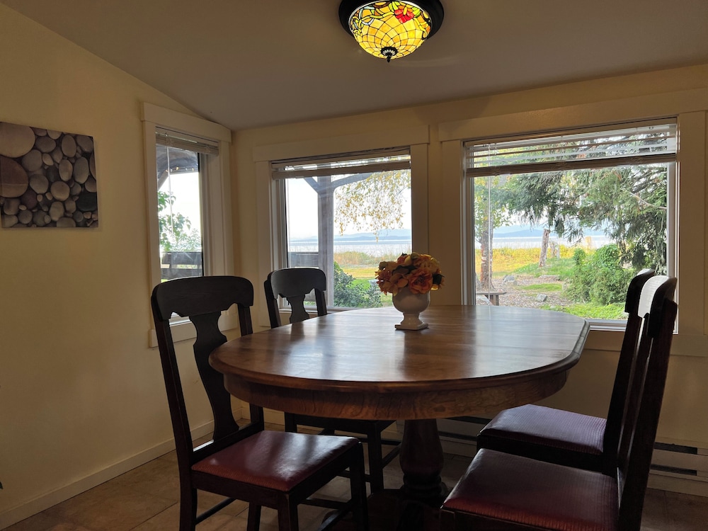 Oceanview Cottage - Photo 1