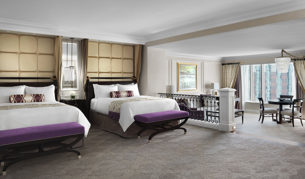 Newly Remodeled Prestige Club Lounge Premium Two Queen Suite