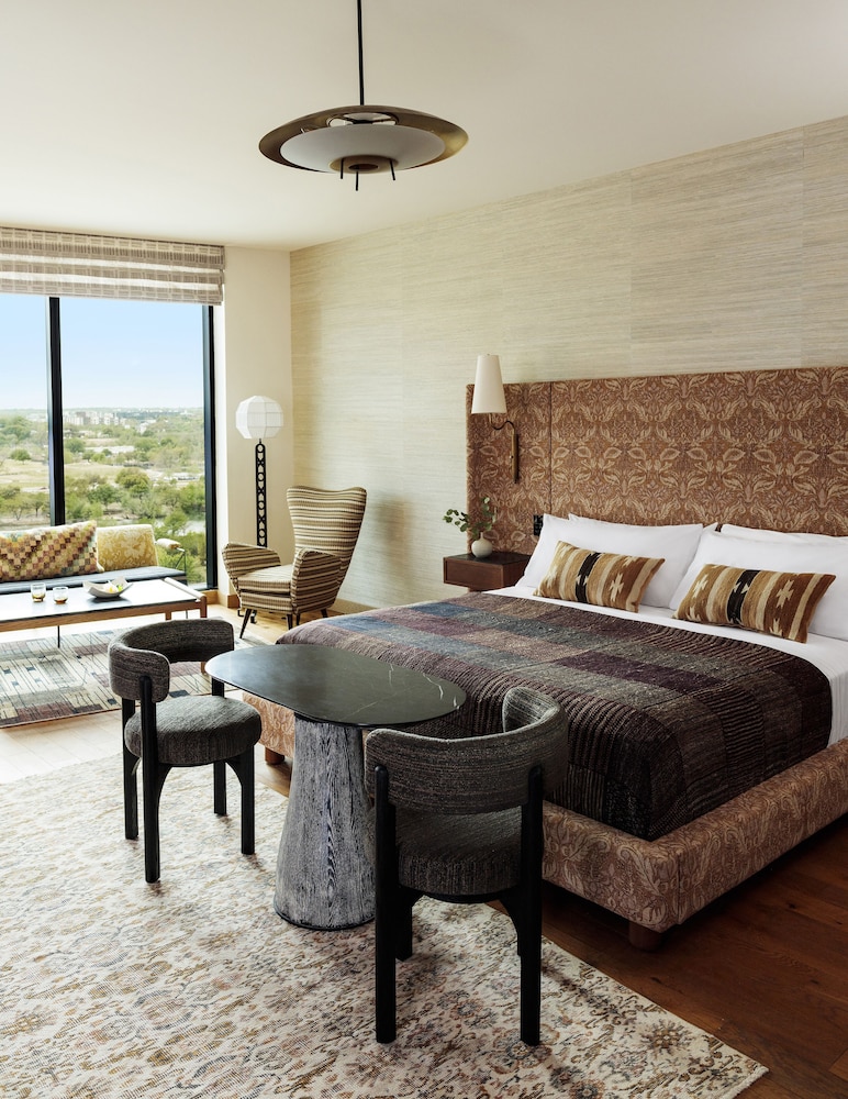 Queen Room with Two Queen Beds (Non Smoking)