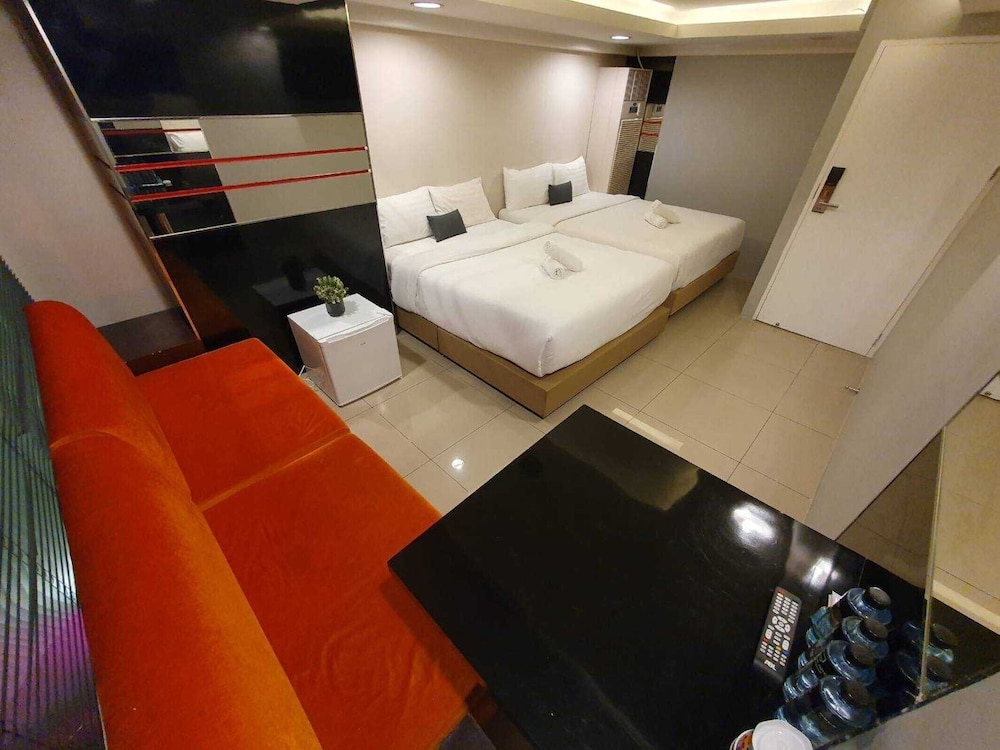 Quadruple Room with Shared Bathroom photo 3