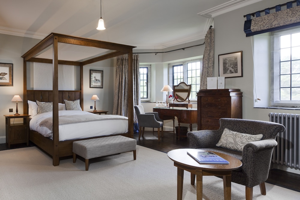 Superior Main House Room