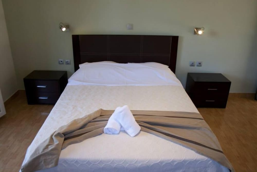 Double Room - Photo 2