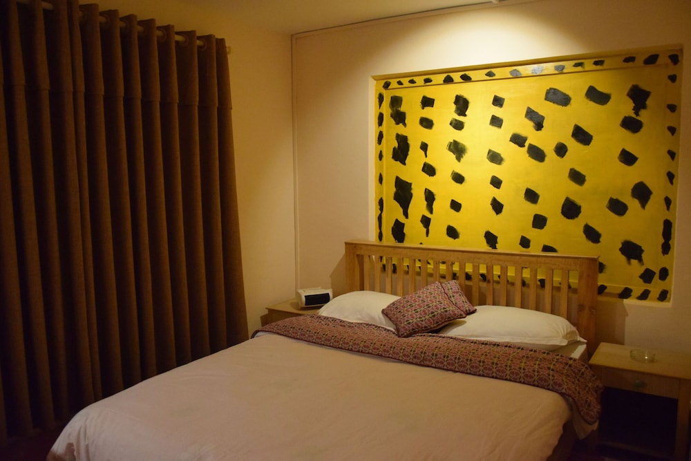 Design Room, 2 Bedrooms, Smoking photo 1