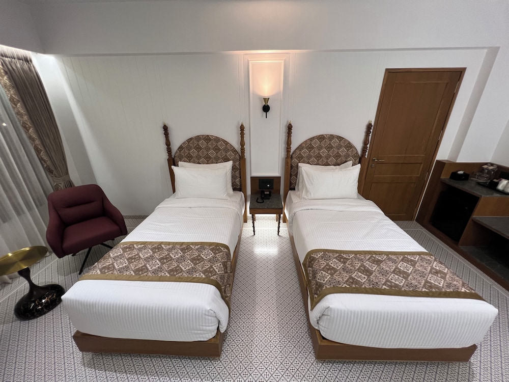 Deluxe Twin Room