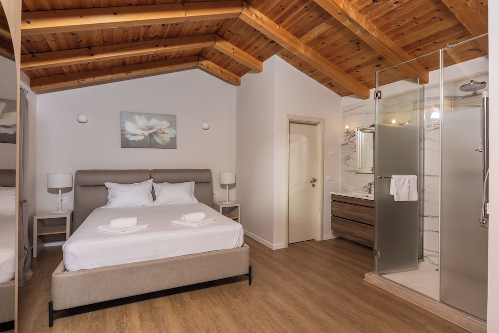 Comfort Duplex, 1 Bedroom, Pool Access, Sea View