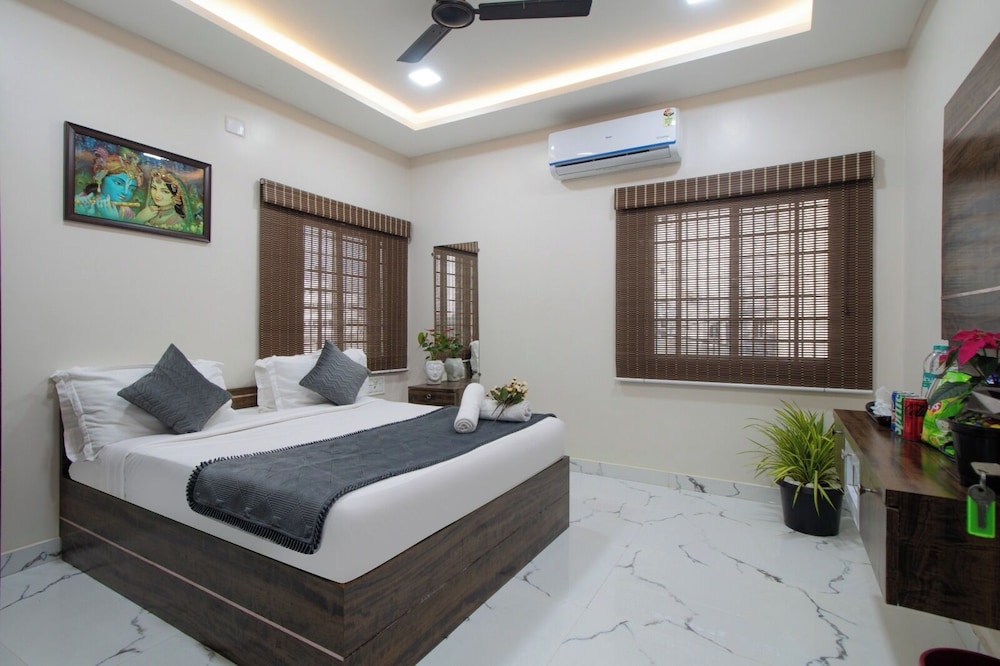 Deluxe Room, Balcony, City View photo 2
