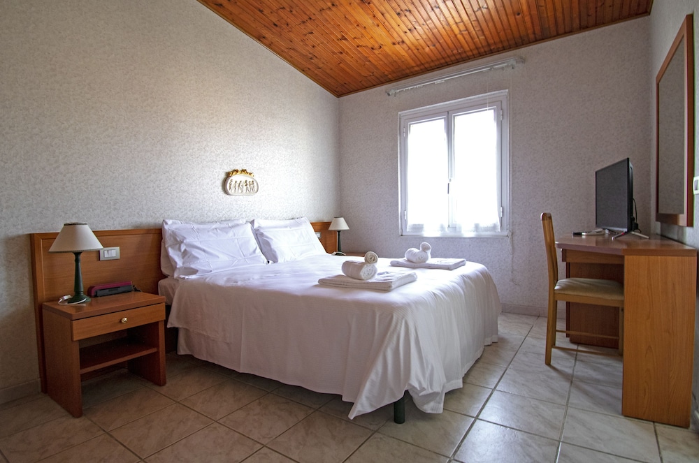 Double Room, 1 Queen Bed - Photo 4