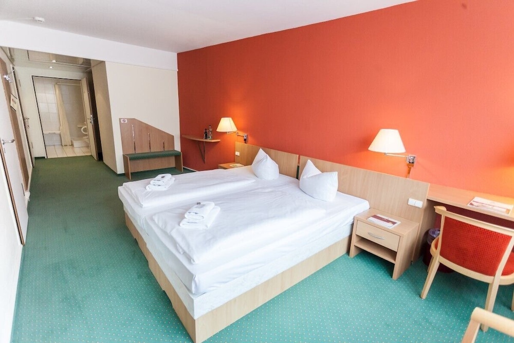 Comfort double or twin bed room, nonsmoking photo 3