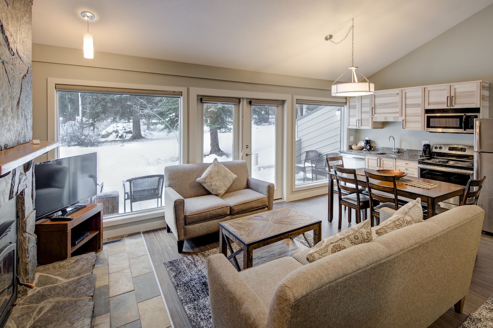 Cabin - Photo 1