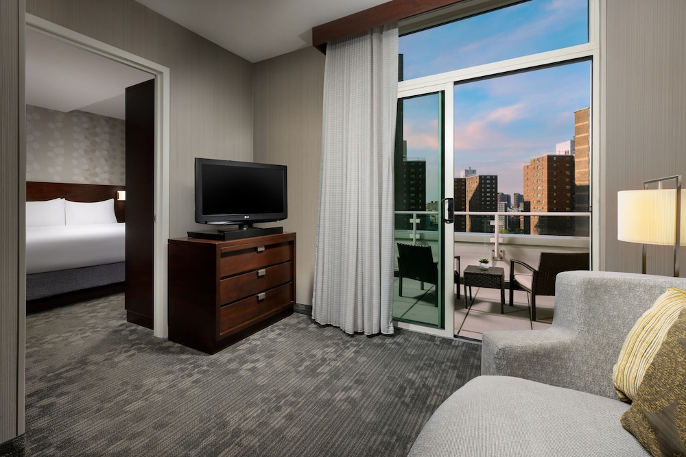 Executive Suite, 1 Bedroom, Balcony photo 3