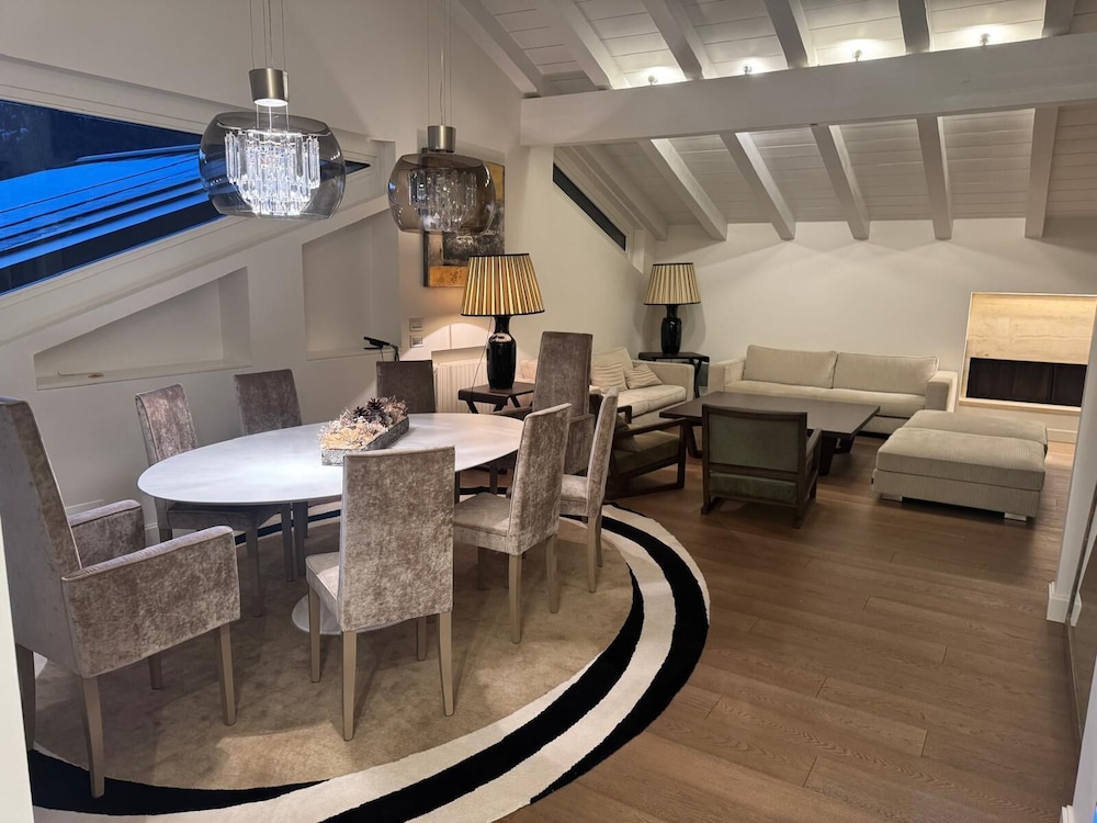 Royal Suite photo 1