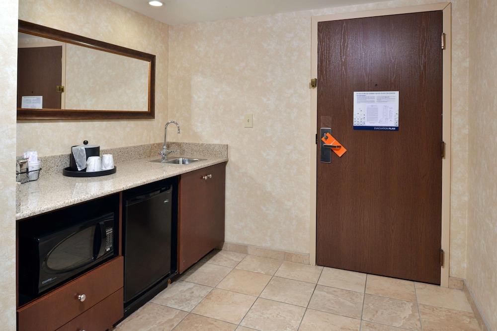 Suite, 2 Queen Beds, Non Smoking photo 3