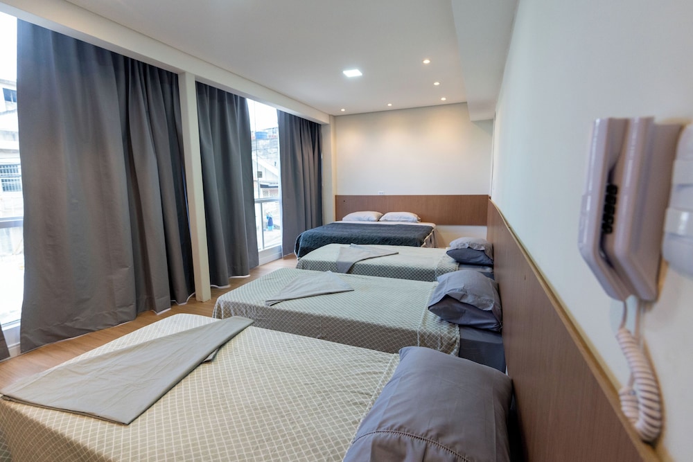 Basic Room, Multiple Beds, Private Bathroom photo 1