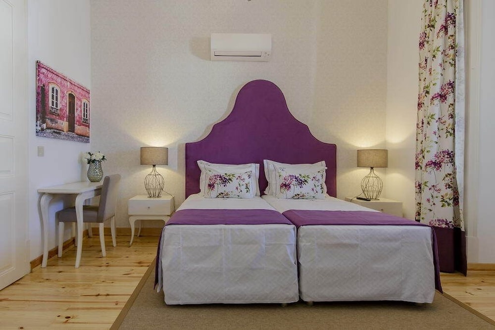 Suite (Purple)
