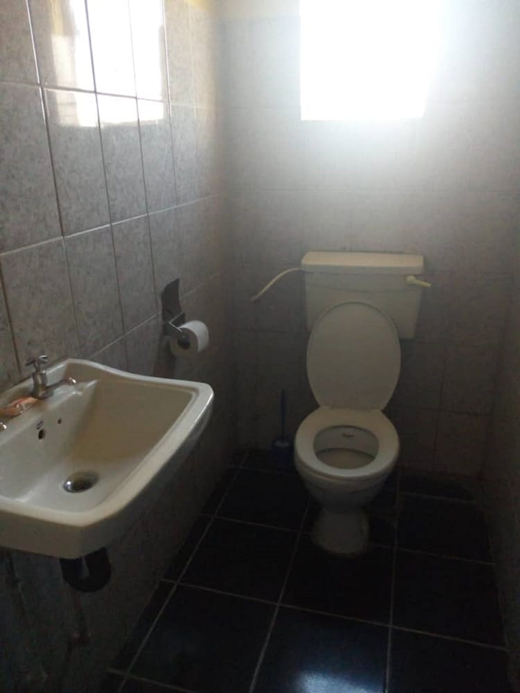 Basic Twin Room photo 2