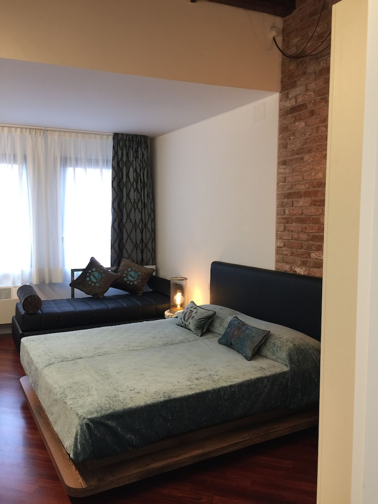 Deluxe Loft, City View - Photo 2