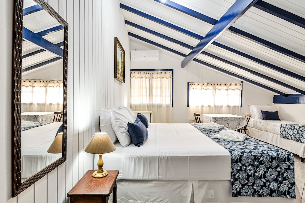Suite Luxo Quadrupla