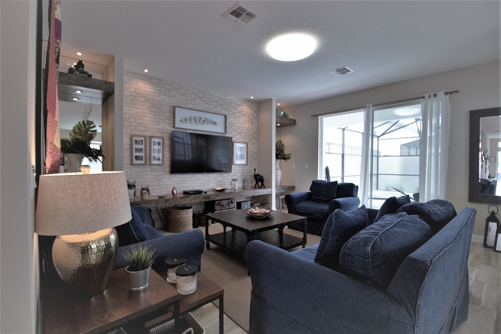 House, 6 Bedrooms
