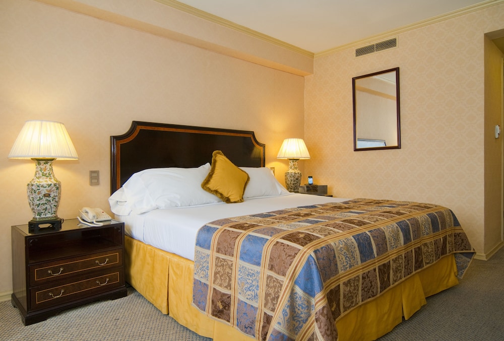 Standard Room, 1 King Bed photo 1