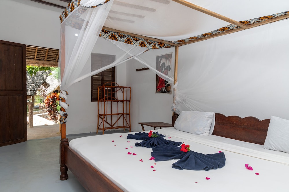 Comfort Bungalow, 1 Bedroom, Private Bathroom, Garden Area photo 2