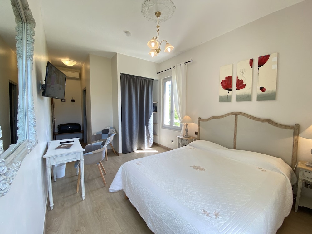 Comfort Room, 1 Queen Bed photo 3