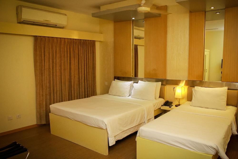 Deluxe Triple Room, Multiple Beds photo 1