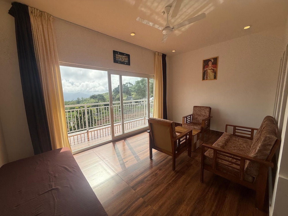 Premium Studio Suite photo 2