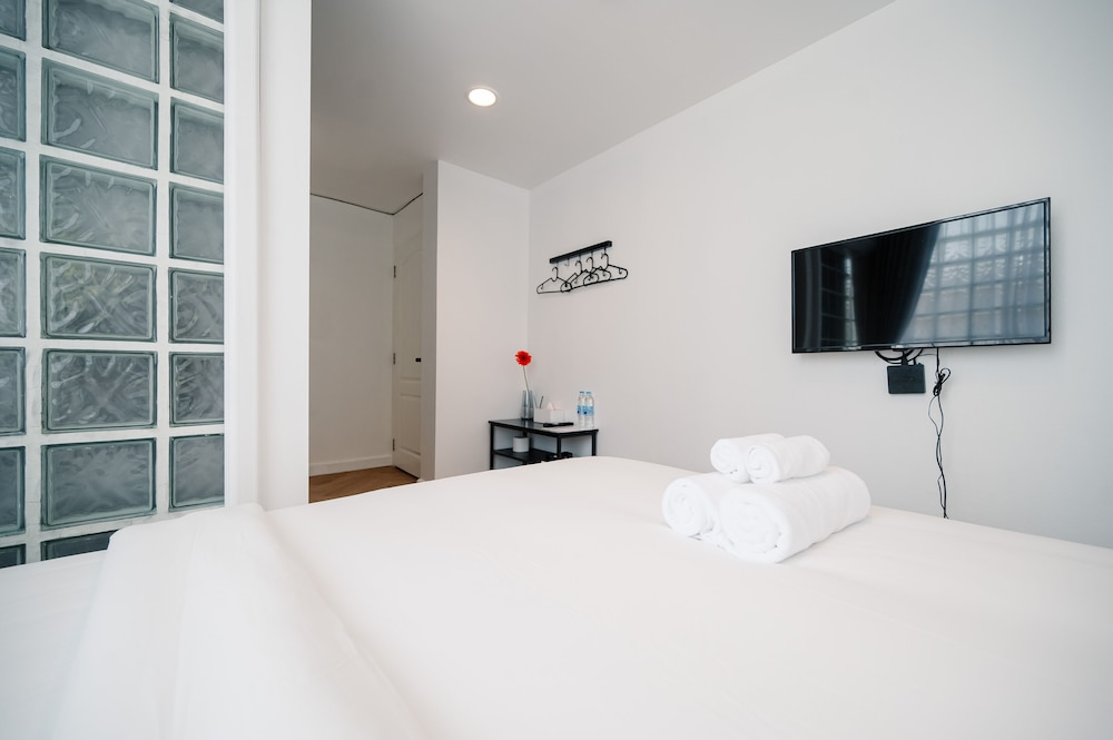 Economy Double Room photo 2