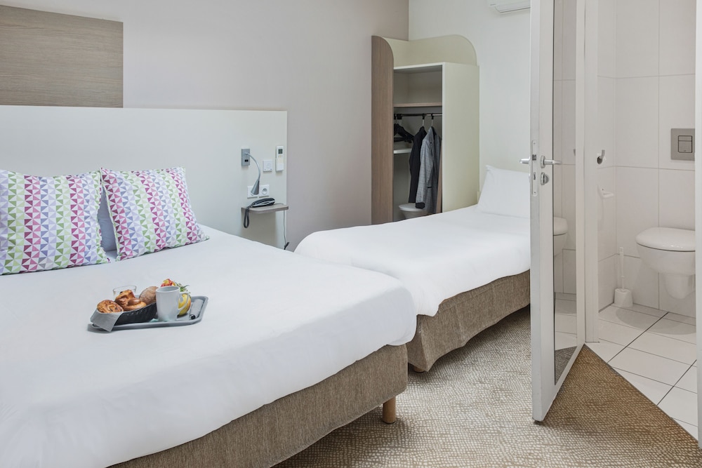 Superior Room, Multiple Beds - Photo 2