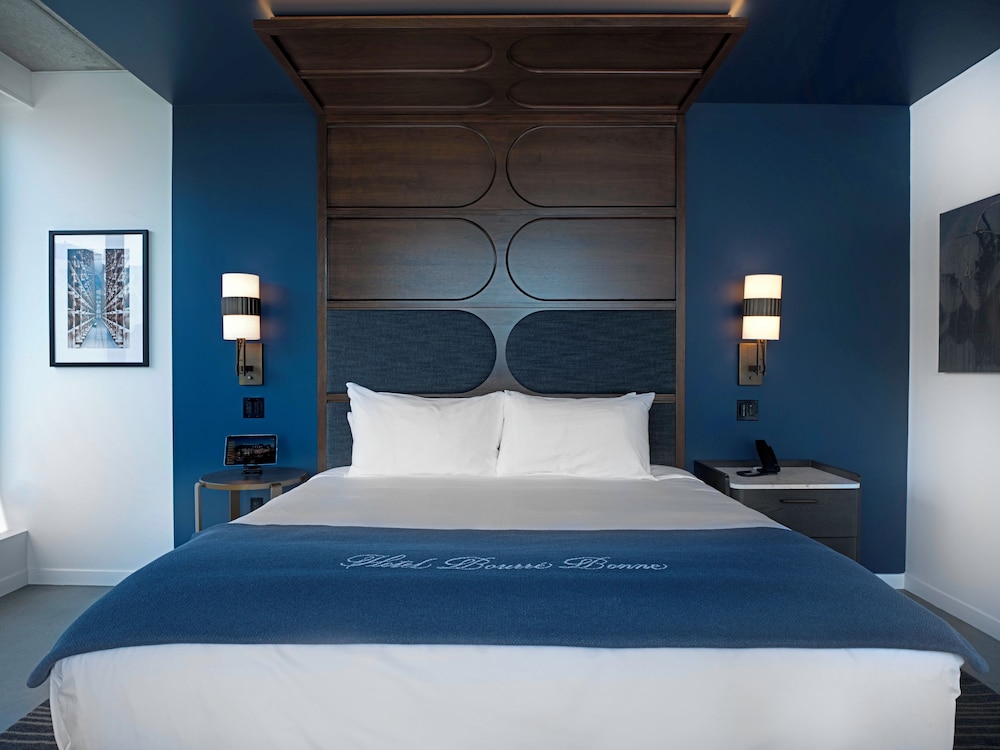 Suite, 1 Bedroom - Photo 1