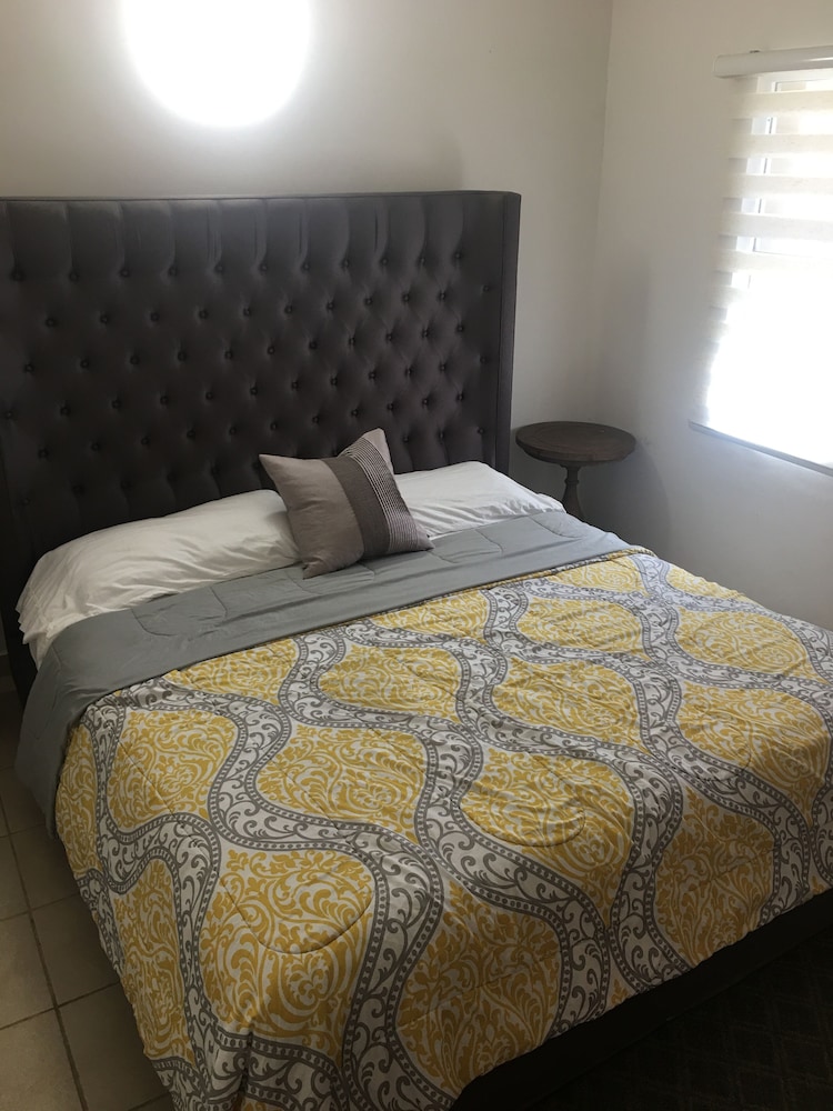 Basic Apartment, 2 Bedrooms, Pool Access photo 1