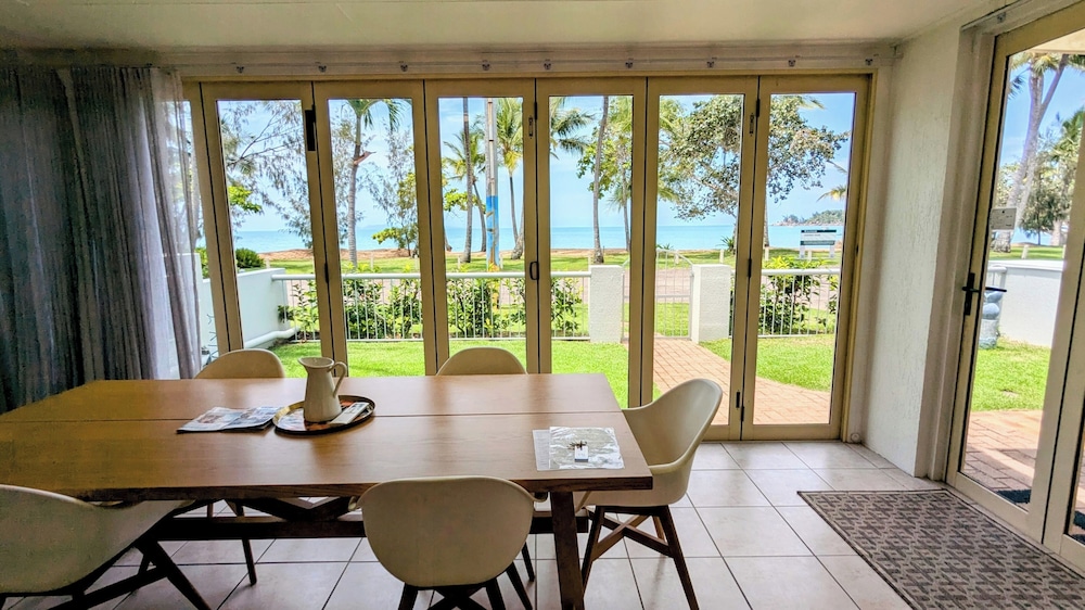 Sails 15 Beachfront